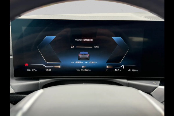 BMW i4 EDrive40 84 kWh 94% SOH (NL-auto,1e eig, Dealer OndH, H&K, Carplay, SfeerV, Trekhaak,Camera, Lane A, Active Cruise, Etc)