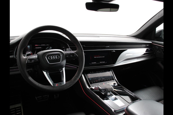 Audi Q8 4.0 TFSI RS Q8 Quattro 600pk! Panorama dak Navigatie B&O Akrapovic Electrische achterklep Stoelverwarming Stuurverwarming Stoelventilatie  Led Camera Climate Control Parkeer sensoren voor en achter Lichtmetalen Velgen