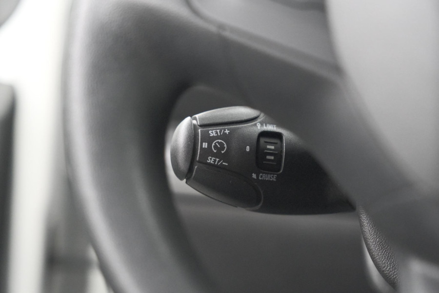 Peugeot 208 PureTech 82 Blue Lion | Apple Carplay | Parkeersensoren | Navigatie | 5 Deurs
