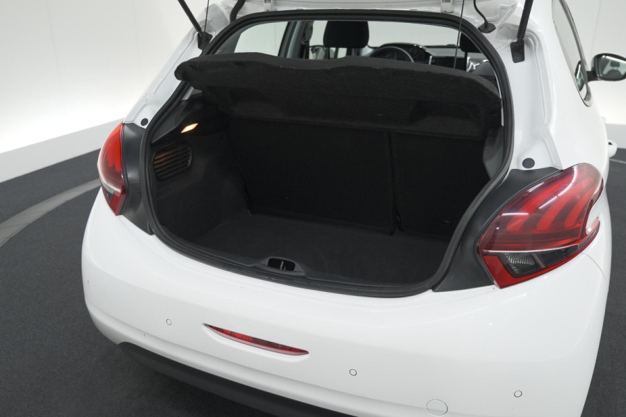 Peugeot 208 PureTech 82 Blue Lion | Apple Carplay | Parkeersensoren | Navigatie | 5 Deurs