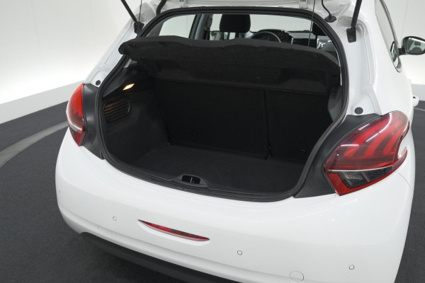 Peugeot 208 PureTech 82 Blue Lion | Apple Carplay | Parkeersensoren | Navigatie | 5 Deurs