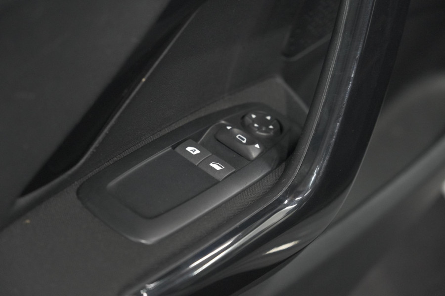 Peugeot 208 PureTech 82 Blue Lion | Apple Carplay | Parkeersensoren | Navigatie | 5 Deurs