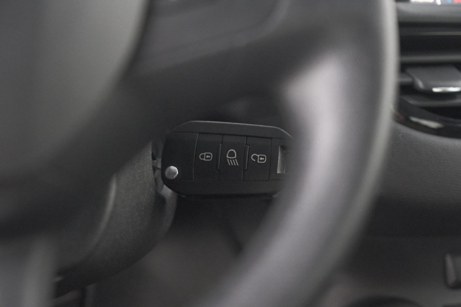 Peugeot 208 PureTech 82 Blue Lion | Apple Carplay | Parkeersensoren | Navigatie | 5 Deurs