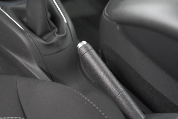 Peugeot 208 PureTech 82 Blue Lion | Apple Carplay | Parkeersensoren | Navigatie | 5 Deurs
