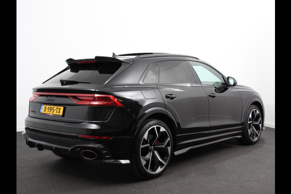 Audi Q8 4.0 TFSI RS Q8 Quattro 600pk! Panorama dak Navigatie B&O Akrapovic Electrische achterklep Stoelverwarming Stuurverwarming Stoelventilatie  Led Camera Climate Control Parkeer sensoren voor en achter Lichtmetalen Velgen