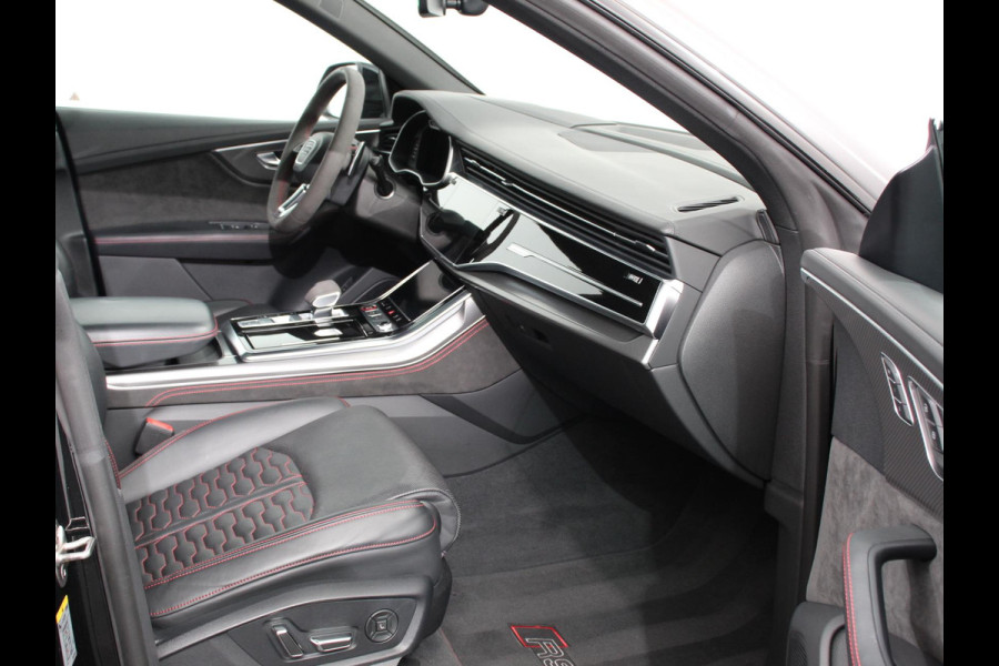 Audi Q8 4.0 TFSI RS Q8 Quattro 600pk! Panorama dak Navigatie B&O Akrapovic Electrische achterklep Stoelverwarming Stuurverwarming Stoelventilatie  Led Camera Climate Control Parkeer sensoren voor en achter Lichtmetalen Velgen
