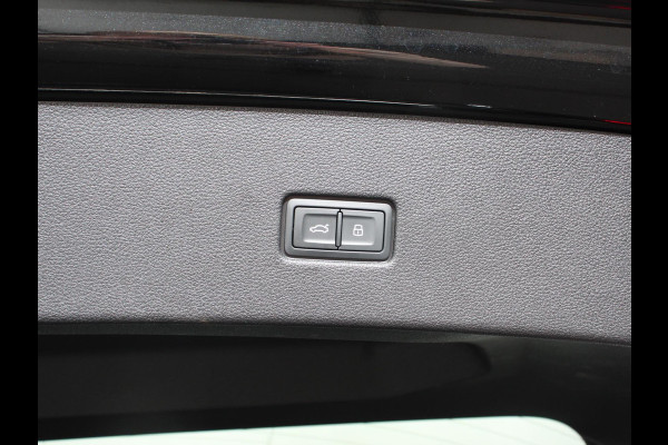 Audi Q8 4.0 TFSI RS Q8 Quattro 600pk! Panorama dak Navigatie B&O Akrapovic Electrische achterklep Stoelverwarming Stuurverwarming Stoelventilatie  Led Camera Climate Control Parkeer sensoren voor en achter Lichtmetalen Velgen