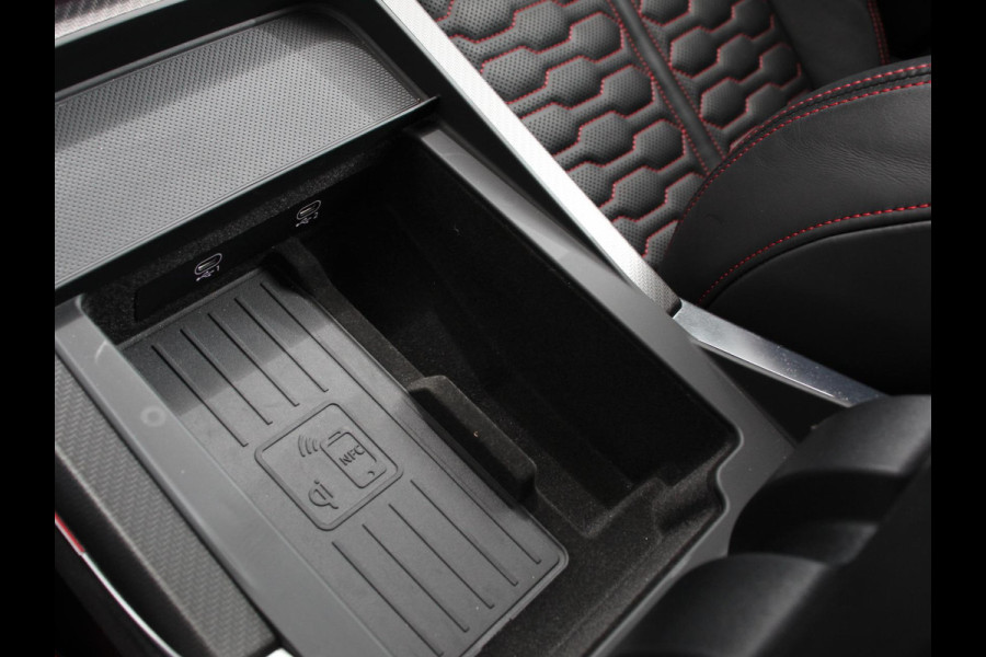 Audi Q8 4.0 TFSI RS Q8 Quattro 600pk! Panorama dak Navigatie B&O Akrapovic Electrische achterklep Stoelverwarming Stuurverwarming Stoelventilatie  Led Camera Climate Control Parkeer sensoren voor en achter Lichtmetalen Velgen