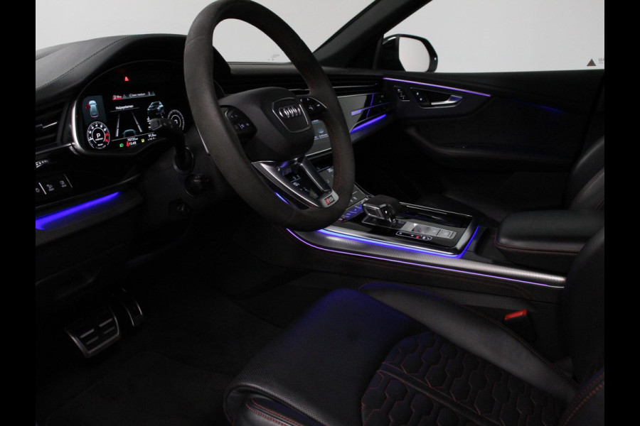 Audi Q8 4.0 TFSI RS Q8 Quattro 600pk! Panorama dak Navigatie B&O Akrapovic Electrische achterklep Stoelverwarming Stuurverwarming Stoelventilatie  Led Camera Climate Control Parkeer sensoren voor en achter Lichtmetalen Velgen