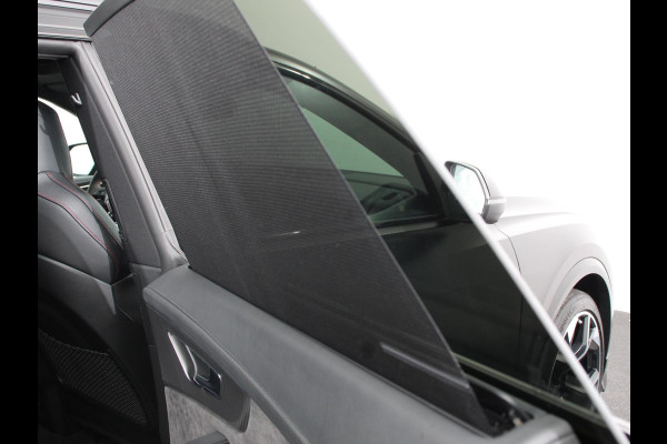 Audi Q8 4.0 TFSI RS Q8 Quattro 600pk! Panorama dak Navigatie B&O Akrapovic Electrische achterklep Stoelverwarming Stuurverwarming Stoelventilatie  Led Camera Climate Control Parkeer sensoren voor en achter Lichtmetalen Velgen