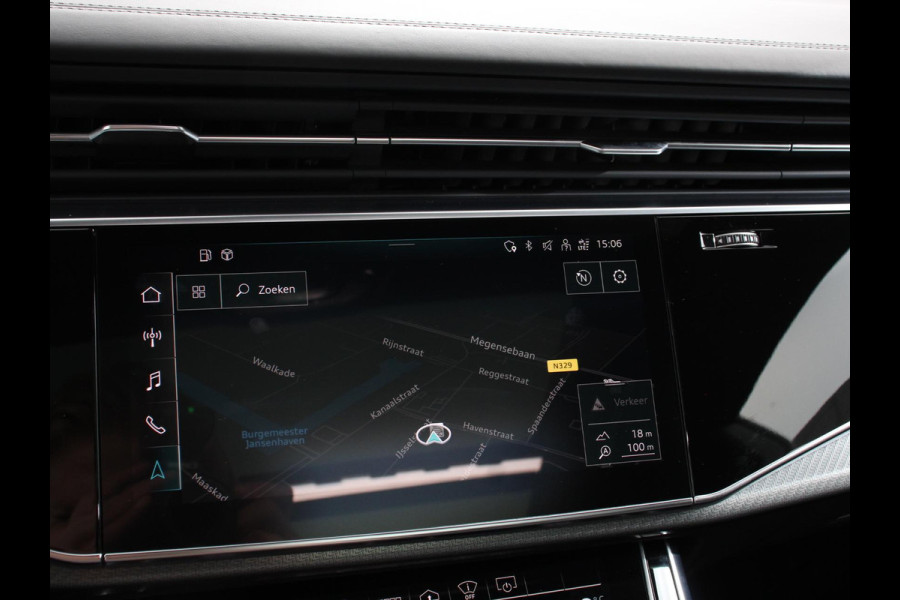 Audi Q8 4.0 TFSI RS Q8 Quattro 600pk! Panorama dak Navigatie B&O Akrapovic Electrische achterklep Stoelverwarming Stuurverwarming Stoelventilatie  Led Camera Climate Control Parkeer sensoren voor en achter Lichtmetalen Velgen