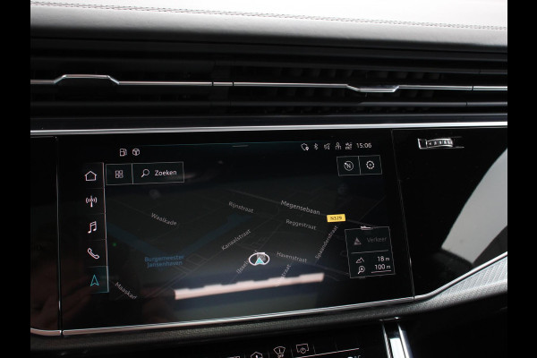 Audi Q8 4.0 TFSI RS Q8 Quattro 600pk! Panorama dak Navigatie B&O Akrapovic Electrische achterklep Stoelverwarming Stuurverwarming Stoelventilatie  Led Camera Climate Control Parkeer sensoren voor en achter Lichtmetalen Velgen