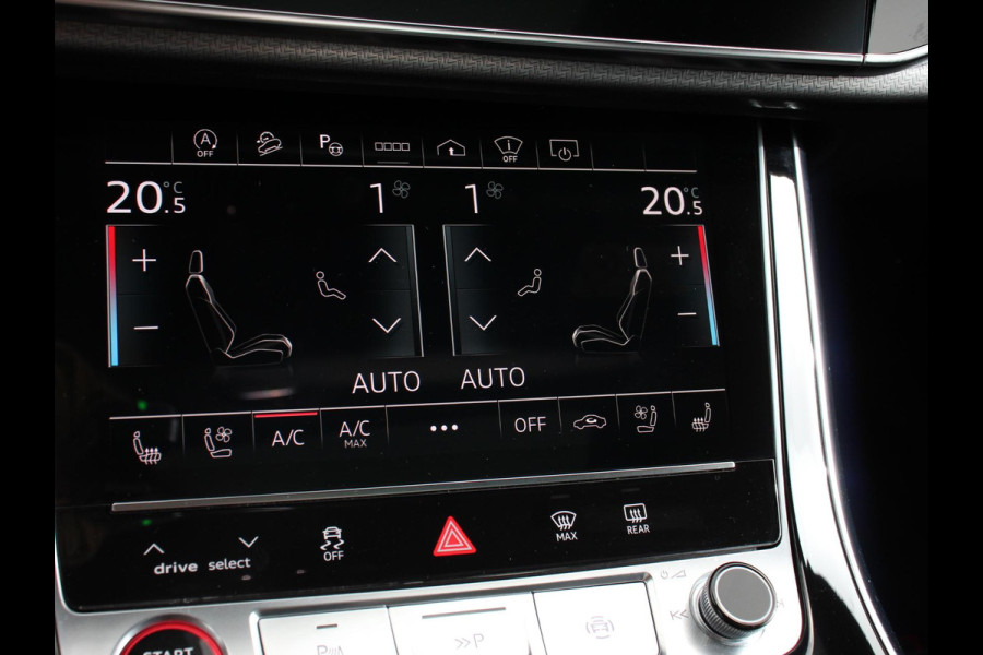 Audi Q8 4.0 TFSI RS Q8 Quattro 600pk! Panorama dak Navigatie B&O Akrapovic Electrische achterklep Stoelverwarming Stuurverwarming Stoelventilatie  Led Camera Climate Control Parkeer sensoren voor en achter Lichtmetalen Velgen