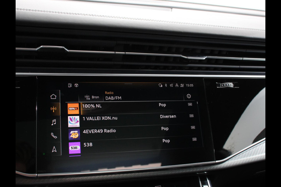 Audi Q8 4.0 TFSI RS Q8 Quattro 600pk! Panorama dak Navigatie B&O Akrapovic Electrische achterklep Stoelverwarming Stuurverwarming Stoelventilatie  Led Camera Climate Control Parkeer sensoren voor en achter Lichtmetalen Velgen