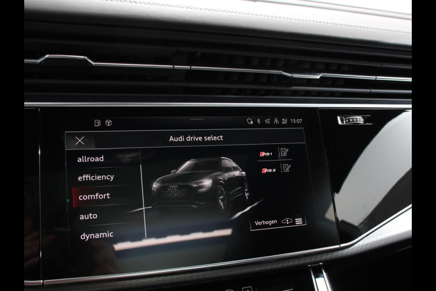 Audi Q8 4.0 TFSI RS Q8 Quattro 600pk! Panorama dak Navigatie B&O Akrapovic Electrische achterklep Stoelverwarming Stuurverwarming Stoelventilatie  Led Camera Climate Control Parkeer sensoren voor en achter Lichtmetalen Velgen