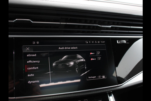 Audi Q8 4.0 TFSI RS Q8 Quattro 600pk! Panorama dak Navigatie B&O Akrapovic Electrische achterklep Stoelverwarming Stuurverwarming Stoelventilatie  Led Camera Climate Control Parkeer sensoren voor en achter Lichtmetalen Velgen