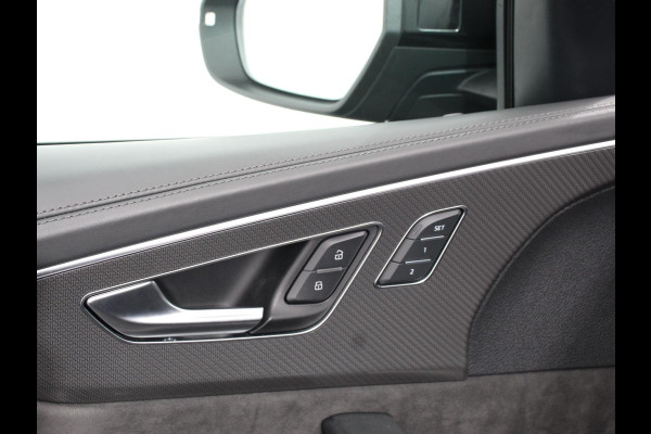 Audi Q8 4.0 TFSI RS Q8 Quattro 600pk! Panorama dak Navigatie B&O Akrapovic Electrische achterklep Stoelverwarming Stuurverwarming Stoelventilatie  Led Camera Climate Control Parkeer sensoren voor en achter Lichtmetalen Velgen