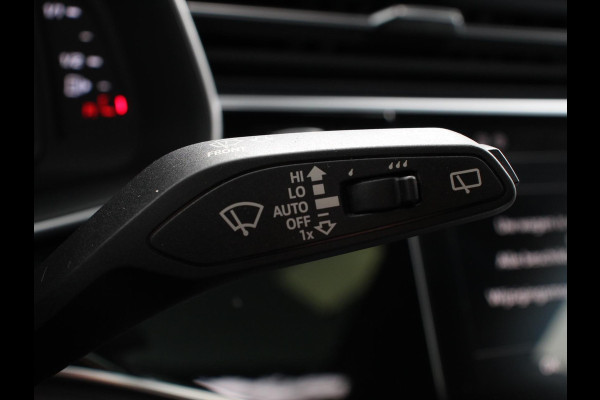 Audi Q8 4.0 TFSI RS Q8 Quattro 600pk! Panorama dak Navigatie B&O Akrapovic Electrische achterklep Stoelverwarming Stuurverwarming Stoelventilatie  Led Camera Climate Control Parkeer sensoren voor en achter Lichtmetalen Velgen