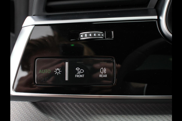 Audi Q8 4.0 TFSI RS Q8 Quattro 600pk! Panorama dak Navigatie B&O Akrapovic Electrische achterklep Stoelverwarming Stuurverwarming Stoelventilatie  Led Camera Climate Control Parkeer sensoren voor en achter Lichtmetalen Velgen