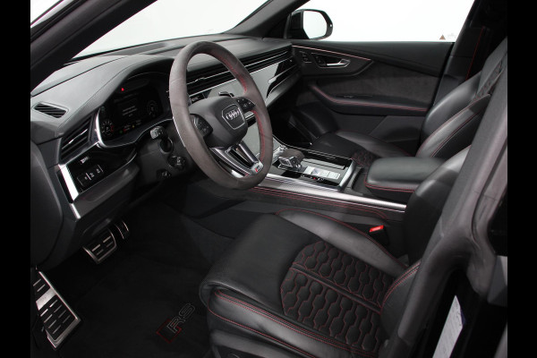 Audi Q8 4.0 TFSI RS Q8 Quattro 600pk! Panorama dak Navigatie B&O Akrapovic Electrische achterklep Stoelverwarming Stuurverwarming Stoelventilatie  Led Camera Climate Control Parkeer sensoren voor en achter Lichtmetalen Velgen