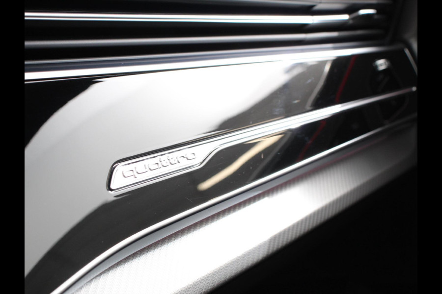 Audi Q8 4.0 TFSI RS Q8 Quattro 600pk! Panorama dak Navigatie B&O Akrapovic Electrische achterklep Stoelverwarming Stuurverwarming Stoelventilatie  Led Camera Climate Control Parkeer sensoren voor en achter Lichtmetalen Velgen