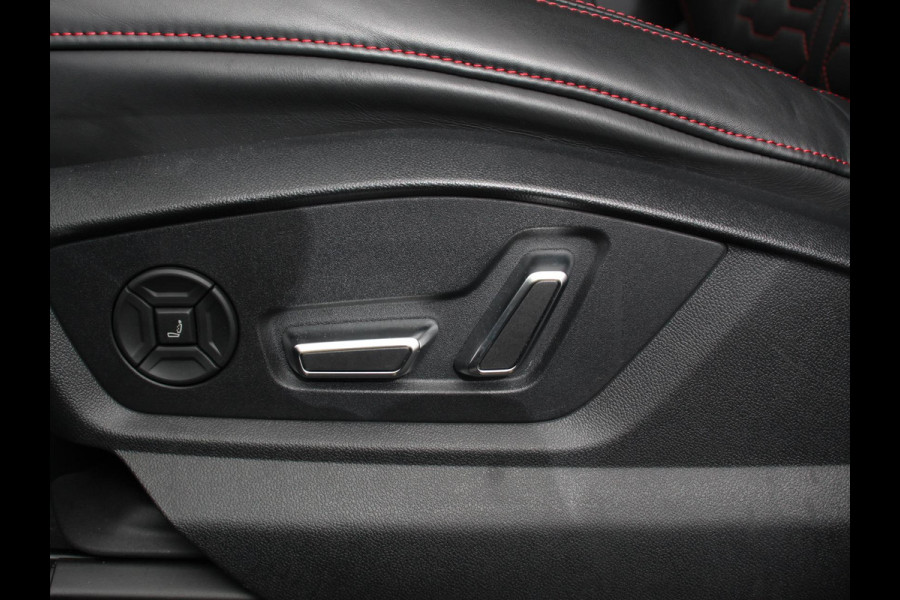 Audi Q8 4.0 TFSI RS Q8 Quattro 600pk! Panorama dak Navigatie B&O Akrapovic Electrische achterklep Stoelverwarming Stuurverwarming Stoelventilatie  Led Camera Climate Control Parkeer sensoren voor en achter Lichtmetalen Velgen
