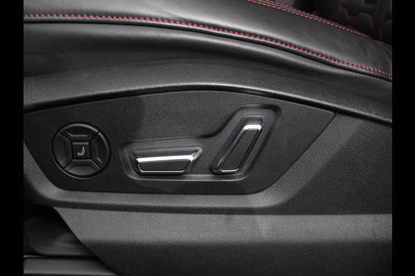 Audi Q8 4.0 TFSI RS Q8 Quattro 600pk! Panorama dak Navigatie B&O Akrapovic Electrische achterklep Stoelverwarming Stuurverwarming Stoelventilatie  Led Camera Climate Control Parkeer sensoren voor en achter Lichtmetalen Velgen