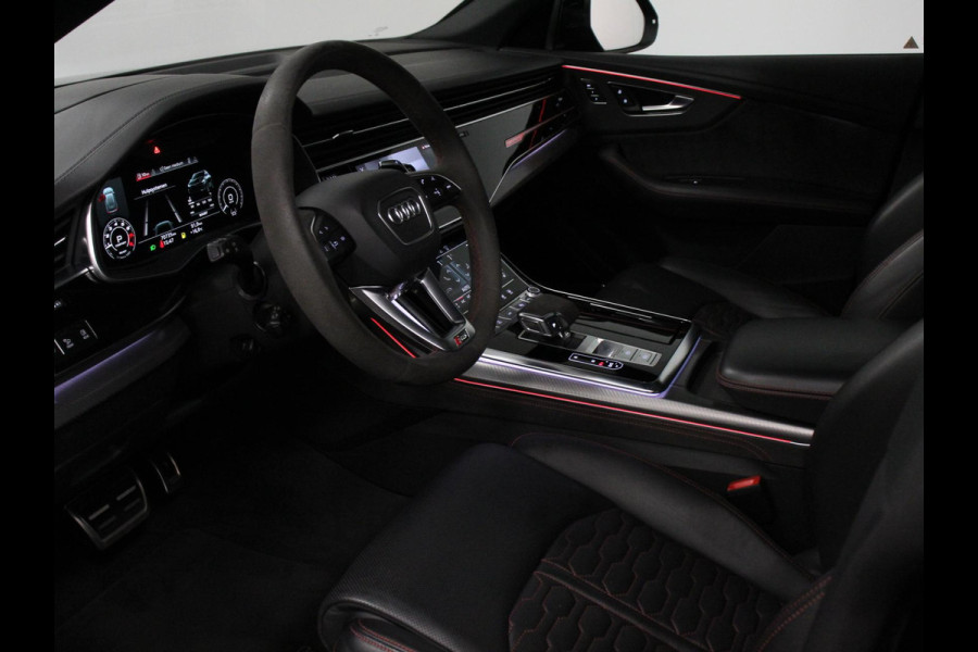 Audi Q8 4.0 TFSI RS Q8 Quattro 600pk! Panorama dak Navigatie B&O Akrapovic Electrische achterklep Stoelverwarming Stuurverwarming Stoelventilatie  Led Camera Climate Control Parkeer sensoren voor en achter Lichtmetalen Velgen