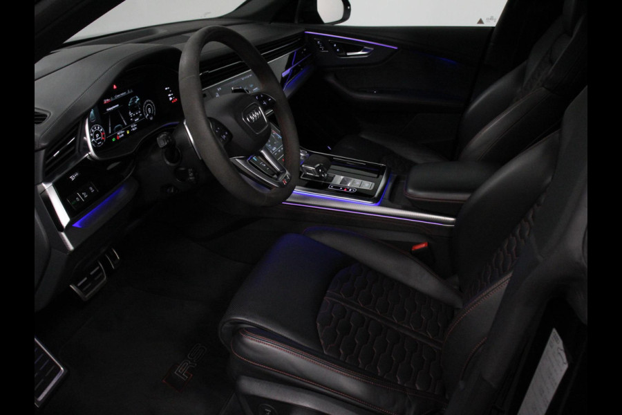 Audi Q8 4.0 TFSI RS Q8 Quattro 600pk! Panorama dak Navigatie B&O Akrapovic Electrische achterklep Stoelverwarming Stuurverwarming Stoelventilatie  Led Camera Climate Control Parkeer sensoren voor en achter Lichtmetalen Velgen