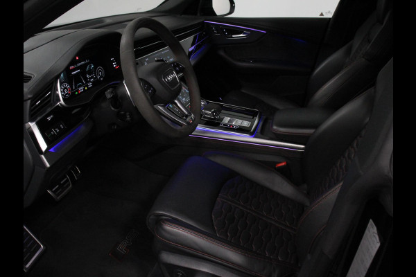 Audi Q8 4.0 TFSI RS Q8 Quattro 600pk! Panorama dak Navigatie B&O Akrapovic Electrische achterklep Stoelverwarming Stuurverwarming Stoelventilatie  Led Camera Climate Control Parkeer sensoren voor en achter Lichtmetalen Velgen
