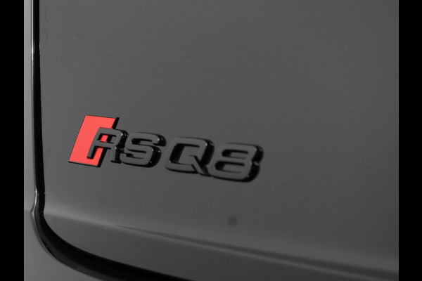Audi Q8 4.0 TFSI RS Q8 Quattro 600pk! Panorama dak Navigatie B&O Akrapovic Electrische achterklep Stoelverwarming Stuurverwarming Stoelventilatie  Led Camera Climate Control Parkeer sensoren voor en achter Lichtmetalen Velgen