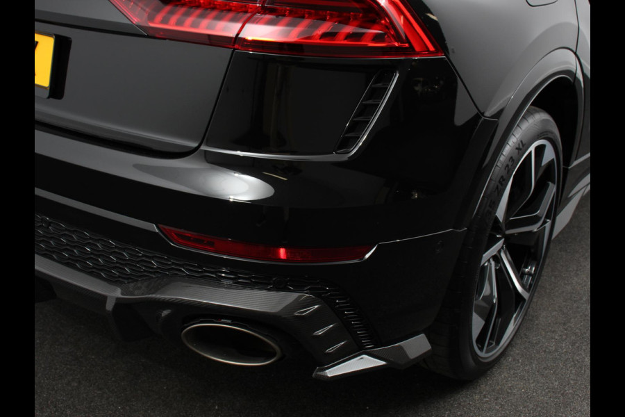 Audi Q8 4.0 TFSI RS Q8 Quattro 600pk! Panorama dak Navigatie B&O Akrapovic Electrische achterklep Stoelverwarming Stuurverwarming Stoelventilatie  Led Camera Climate Control Parkeer sensoren voor en achter Lichtmetalen Velgen