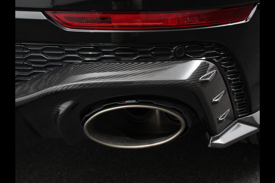 Audi Q8 4.0 TFSI RS Q8 Quattro 600pk! Panorama dak Navigatie B&O Akrapovic Electrische achterklep Stoelverwarming Stuurverwarming Stoelventilatie  Led Camera Climate Control Parkeer sensoren voor en achter Lichtmetalen Velgen