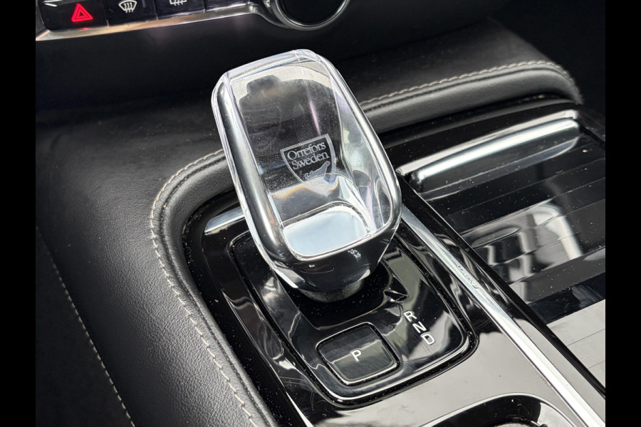 Volvo V60 2.0 T6 PHEV AWD Plus Dark Elek.Trekhaak HK Leer 360° Stoelverw+Ventilatie VOL!