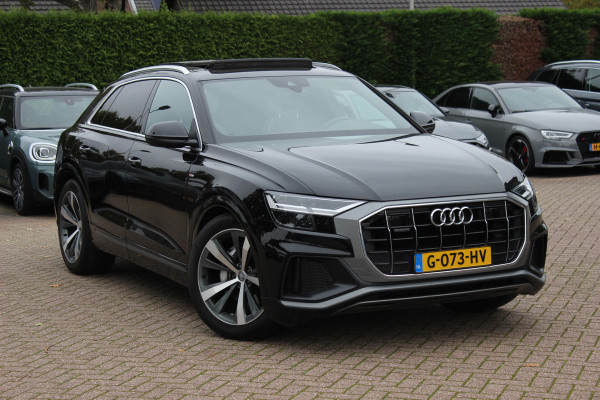 Audi Q8 50 TDI quattro Pro Line S / Trekhaak / Panoramadak / Camera / Softclose / Intr.voorverwarming / 21'' / Luchtvering / Leder / CarPlay / Bose / Dodehoek / DAB / ACC / Stoelverwarming
