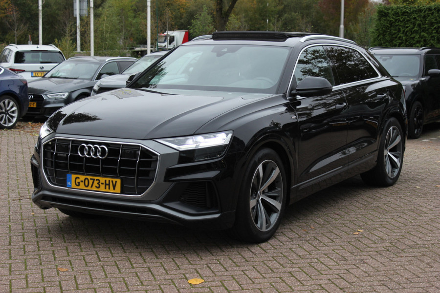 Audi Q8 50 TDI quattro Pro Line S / Trekhaak / Panoramadak / Camera / Softclose / Intr.voorverwarming / 21'' / Luchtvering / Leder / CarPlay / Bose / Dodehoek / DAB / ACC / Stoelverwarming