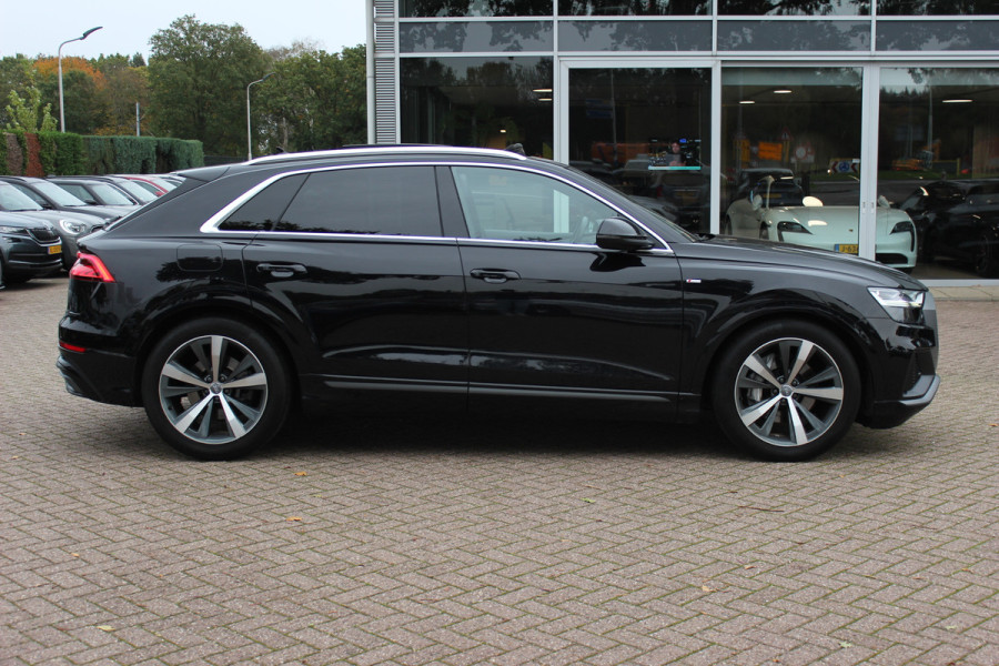 Audi Q8 50 TDI quattro Pro Line S / Trekhaak / Panoramadak / Camera / Softclose / Intr.voorverwarming / 21'' / Luchtvering / Leder / CarPlay / Bose / Dodehoek / DAB / ACC / Stoelverwarming