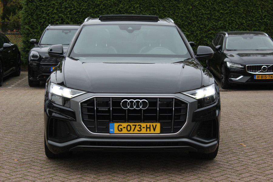 Audi Q8 50 TDI quattro Pro Line S / Trekhaak / Panoramadak / Camera / Softclose / Intr.voorverwarming / 21'' / Luchtvering / Leder / CarPlay / Bose / Dodehoek / DAB / ACC / Stoelverwarming
