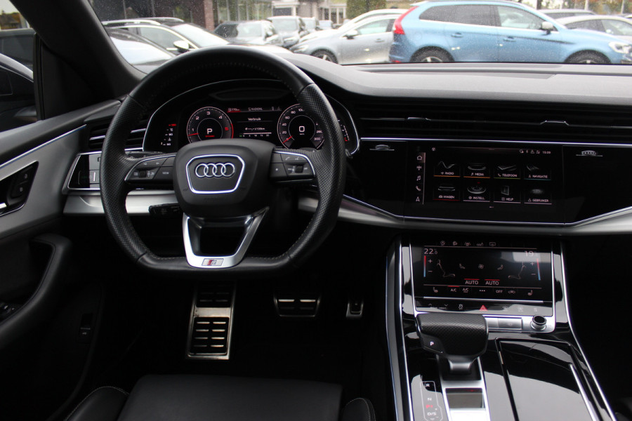Audi Q8 50 TDI quattro Pro Line S / Trekhaak / Panoramadak / Camera / Softclose / Intr.voorverwarming / 21'' / Luchtvering / Leder / CarPlay / Bose / Dodehoek / DAB / ACC / Stoelverwarming
