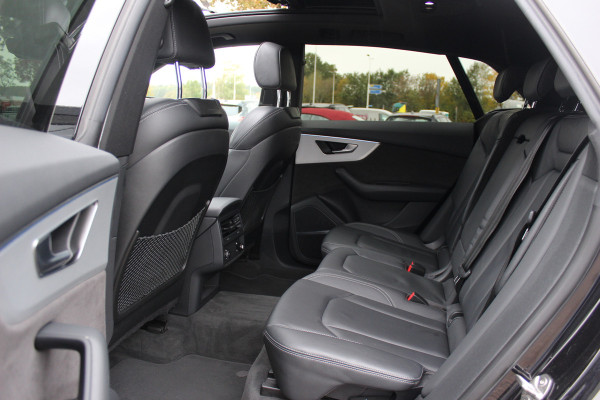 Audi Q8 50 TDI quattro Pro Line S / Trekhaak / Panoramadak / Camera / Softclose / Intr.voorverwarming / 21'' / Luchtvering / Leder / CarPlay / Bose / Dodehoek / DAB / ACC / Stoelverwarming