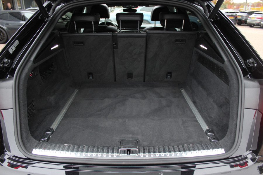 Audi Q8 50 TDI quattro Pro Line S / Trekhaak / Panoramadak / Camera / Softclose / Intr.voorverwarming / 21'' / Luchtvering / Leder / CarPlay / Bose / Dodehoek / DAB / ACC / Stoelverwarming