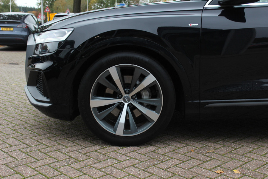 Audi Q8 50 TDI quattro Pro Line S / Trekhaak / Panoramadak / Camera / Softclose / Intr.voorverwarming / 21'' / Luchtvering / Leder / CarPlay / Bose / Dodehoek / DAB / ACC / Stoelverwarming