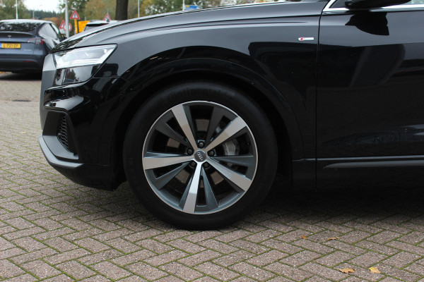 Audi Q8 50 TDI quattro Pro Line S / Trekhaak / Panoramadak / Camera / Softclose / Intr.voorverwarming / 21'' / Luchtvering / Leder / CarPlay / Bose / Dodehoek / DAB / ACC / Stoelverwarming