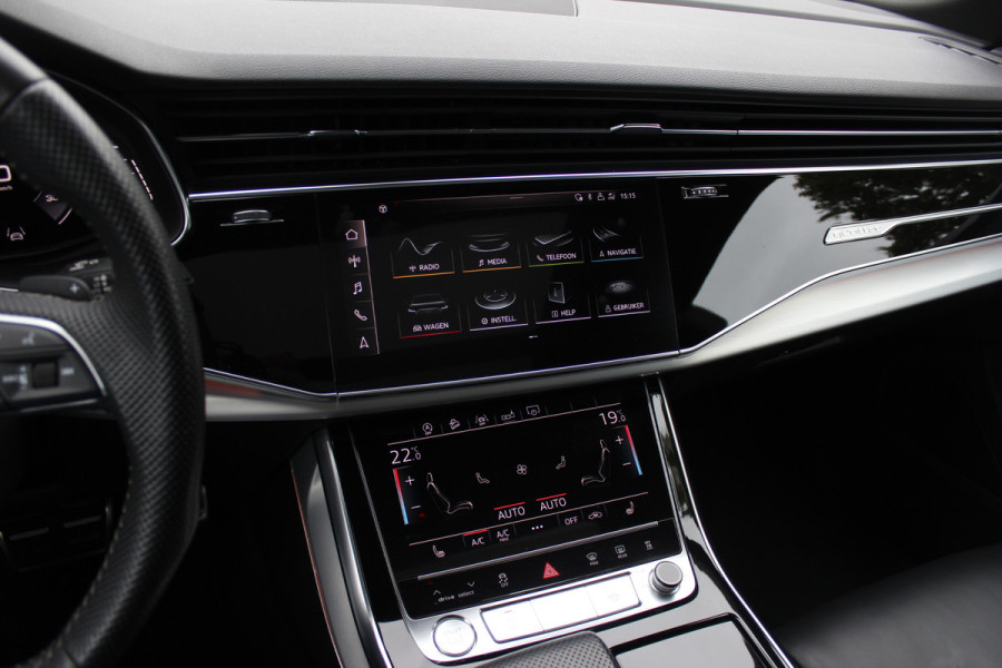 Audi Q8 50 TDI quattro Pro Line S / Trekhaak / Panoramadak / Camera / Softclose / Intr.voorverwarming / 21'' / Luchtvering / Leder / CarPlay / Bose / Dodehoek / DAB / ACC / Stoelverwarming