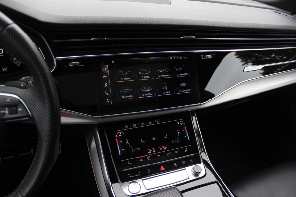 Audi Q8 50 TDI quattro Pro Line S / Trekhaak / Panoramadak / Camera / Softclose / Intr.voorverwarming / 21'' / Luchtvering / Leder / CarPlay / Bose / Dodehoek / DAB / ACC / Stoelverwarming