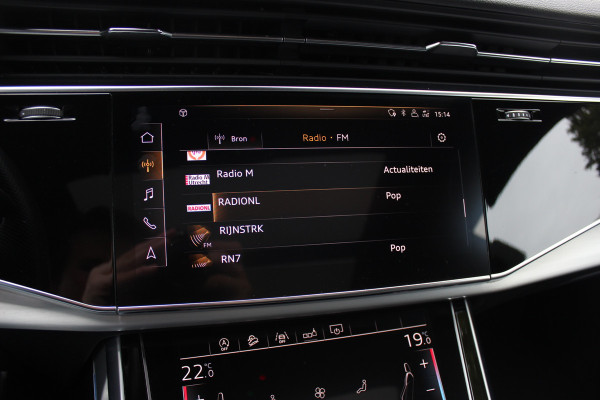 Audi Q8 50 TDI quattro Pro Line S / Trekhaak / Panoramadak / Camera / Softclose / Intr.voorverwarming / 21'' / Luchtvering / Leder / CarPlay / Bose / Dodehoek / DAB / ACC / Stoelverwarming