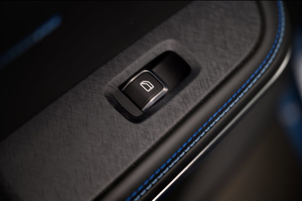 Lynk & Co 01 1.5 1.5 261PK Plug-in Hybrid | Origineel NL | *360° Camera* Pano/dak Apple/Carplay Adaptive/Cruise