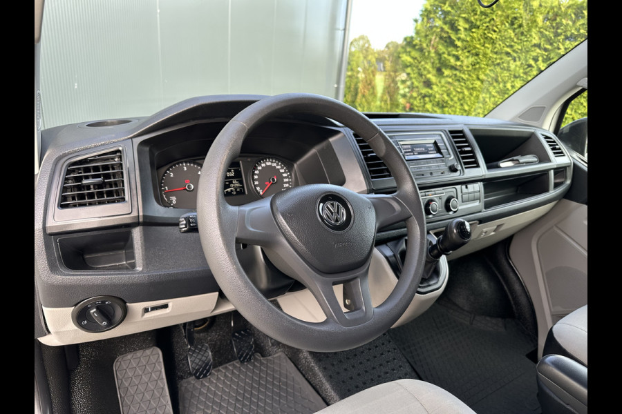 Volkswagen Transporter 2.0 TDI 102 PK / L1H1 / BOTT INRICHTING SERVICEBUS / 1e EIGENAAR / TREKHAAK / AIRCO / CRUISE CONTROL