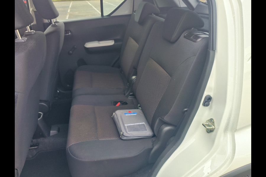 Suzuki Ignis 1.2 Smart Hybrid Select + trekhaak + navigatie Rijklaar “Sinds 1970 | 5.000+ reviews | Score 9,5 | Service zoals ’t hoort” Henk Jongen Auto's in Helmond,  al 50 jaar service zoals 't hoort!