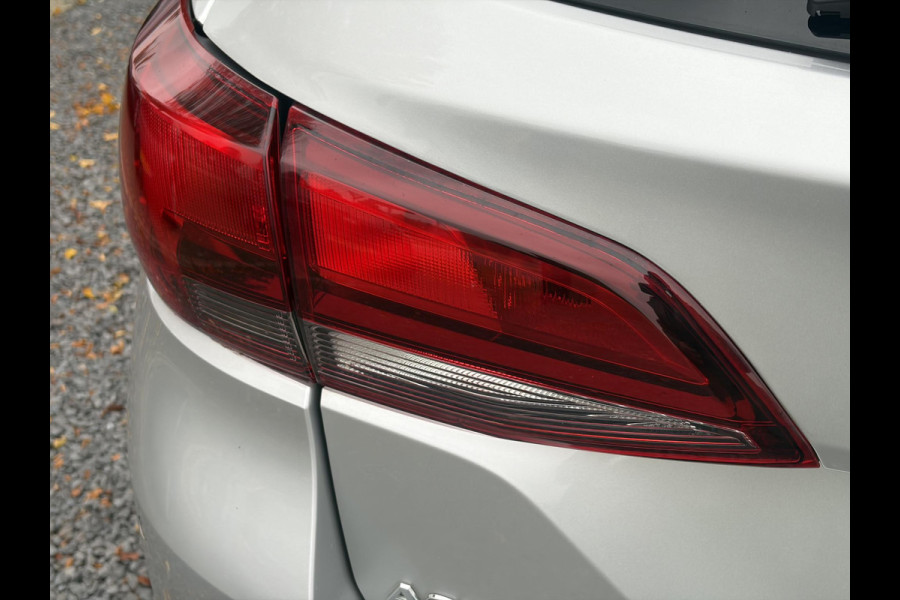 Opel Astra Sports Tourer 1.4 Online Edition ✓2e Eigenaar✓Trekhaak✓Carplay✓Navi✓Recent beurt gehad✓150pk✓Dealer Onderhouden✓6 Bak✓Pdc V+A✓Lm velgen✓Clima✓Cruise✓N.A.P✓Apk tot 06-2027